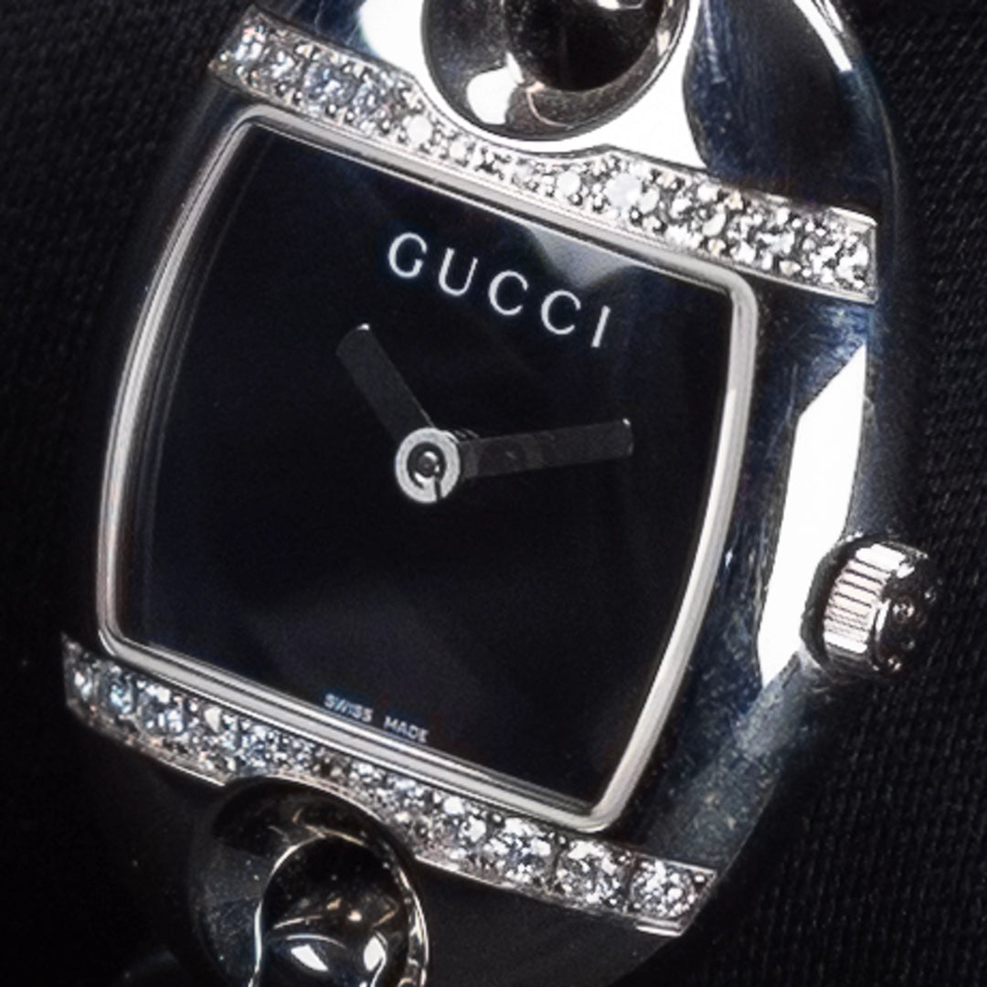 Luxury watch (YA121507): watch face angled view right