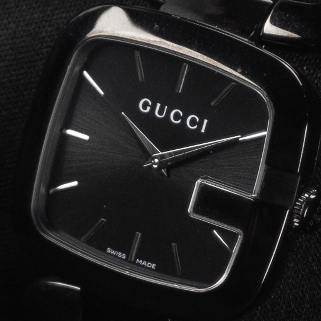 Luxury watch (YA125403): watch face angled view right