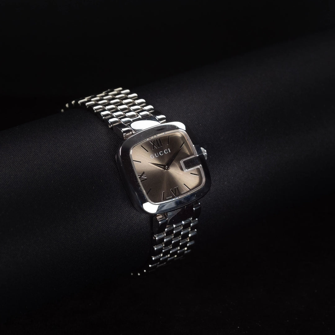 Luxury watch (YA125411): watch face angled view left zoomed out