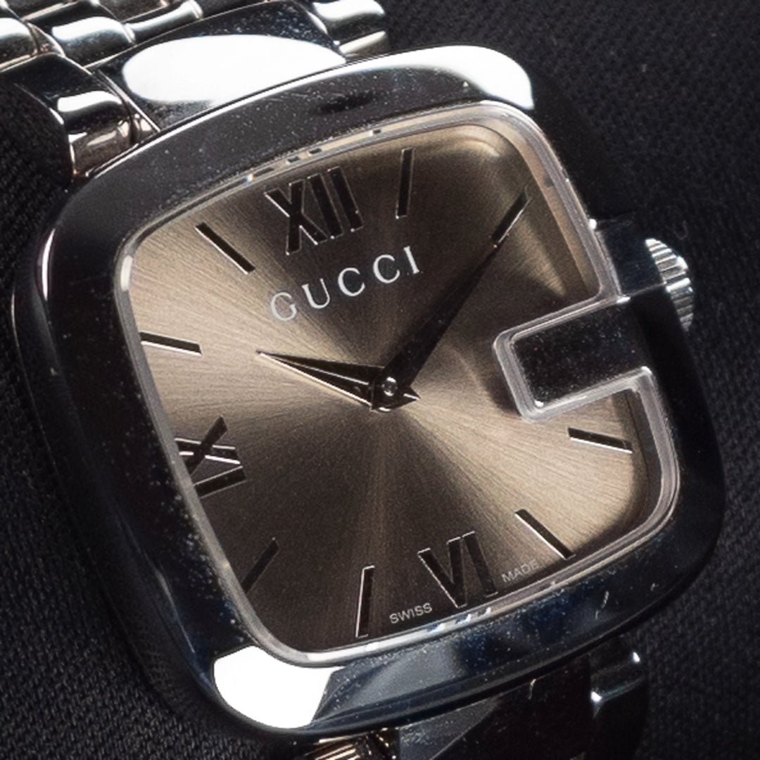 Luxury watch (YA125411): watch face angled view left