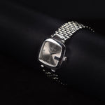 Kép betöltése a Galériamegjelenítőbe, Luxury watch (YA125411): watch face angled view right zoomed out
