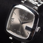 Kép betöltése a Galériamegjelenítőbe, Luxury watch (YA125411): watch face angled view right
