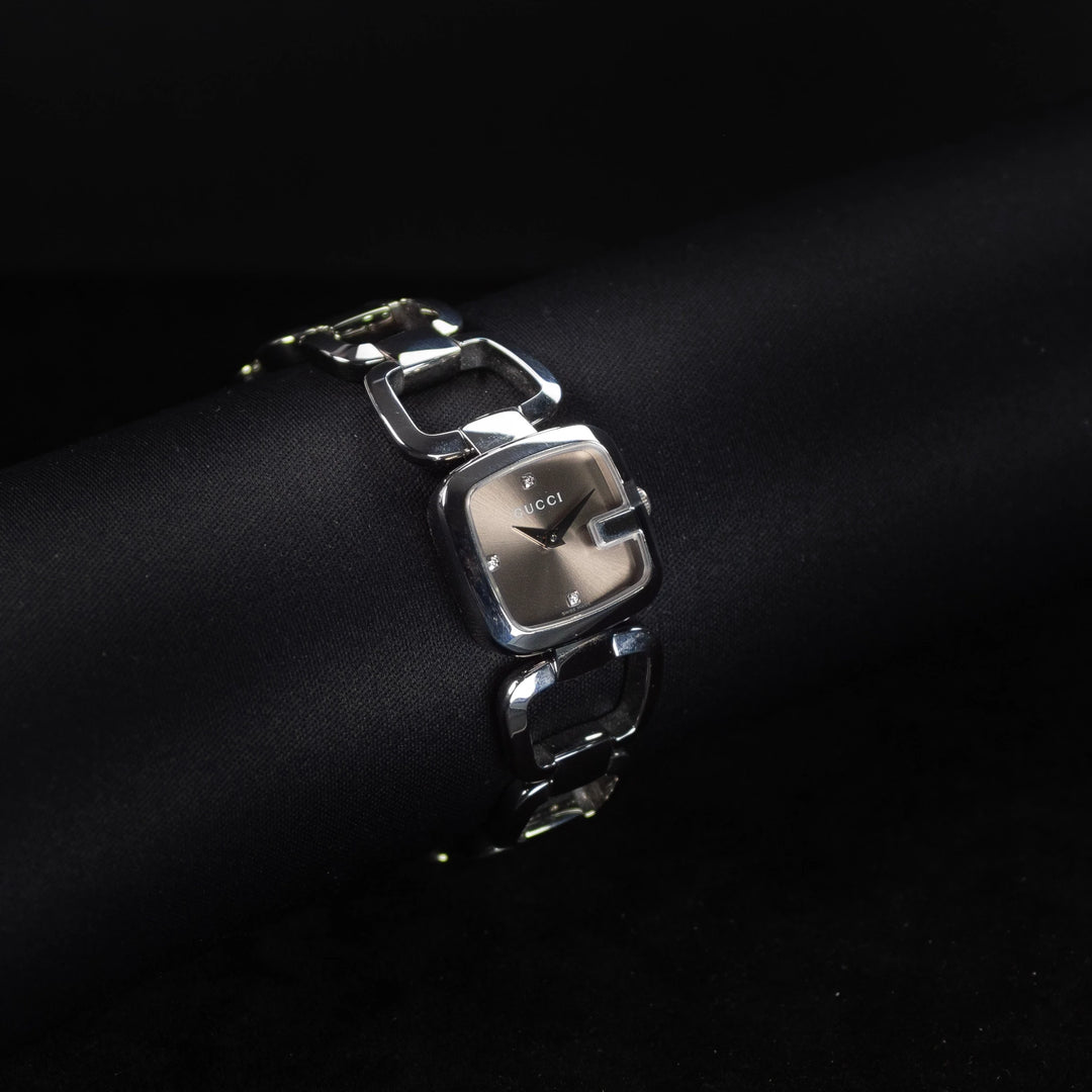 Luxury watch (YA125503): watch face angled view left zoomed out