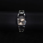 Kép betöltése a Galériamegjelenítőbe, Luxury watch (YA125503): watch face zoomed out
