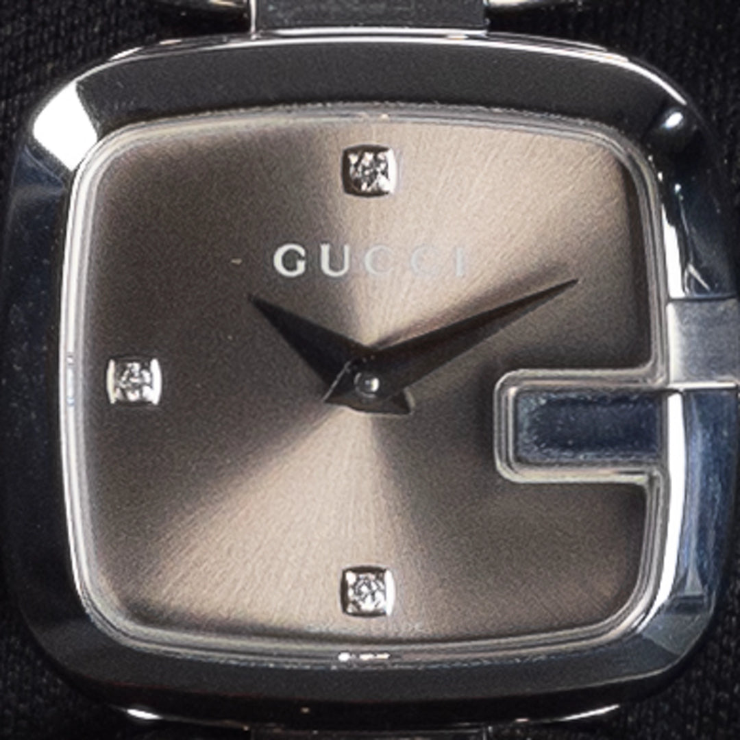 Luxury watch (YA125503): watch face