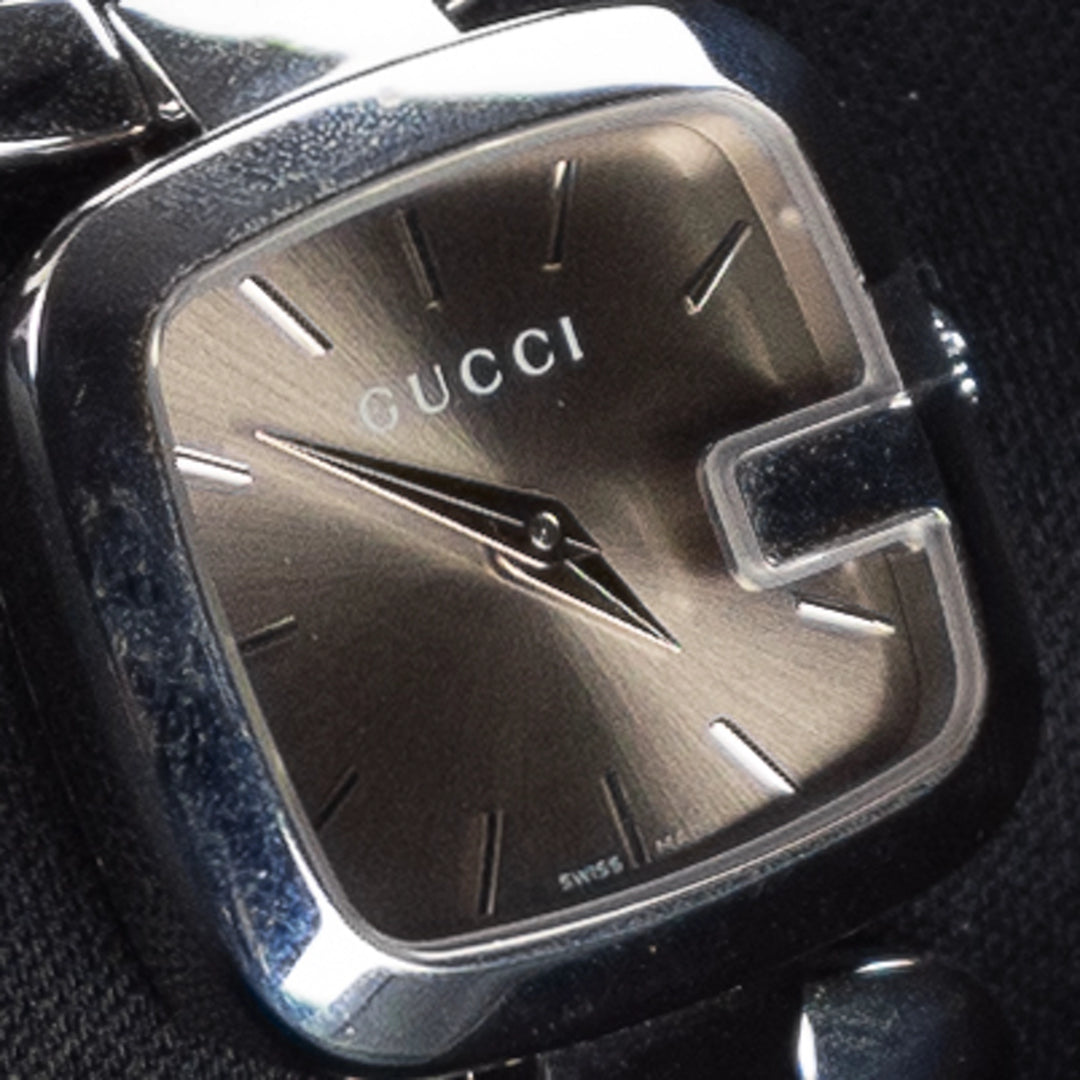 Luxury watch (YA125507): watch face angled view left