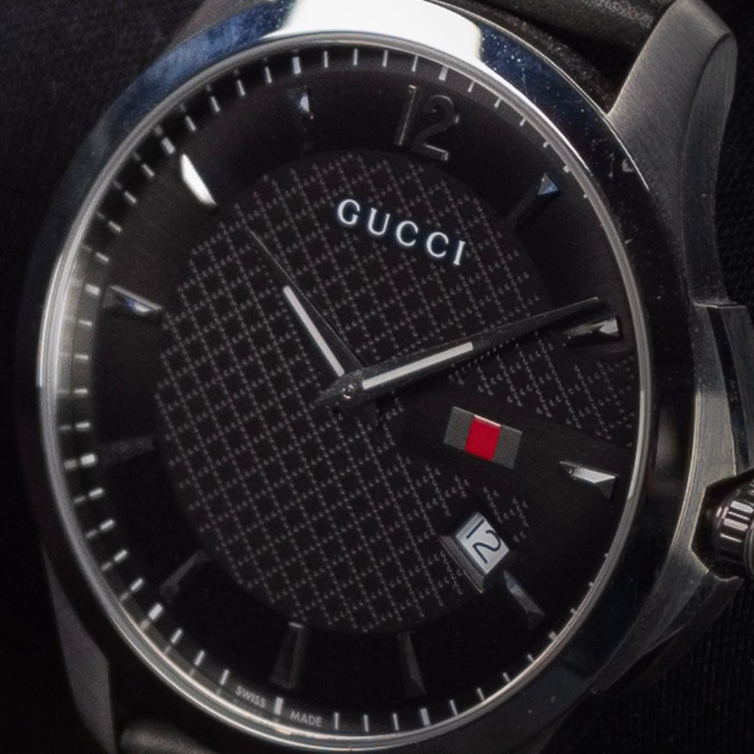 Luxury watch (YA126304): watch face angled view right