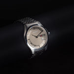 Kép betöltése a Galériamegjelenítőbe, Luxury watch (YA126310): watch face angled view left zoomed out
