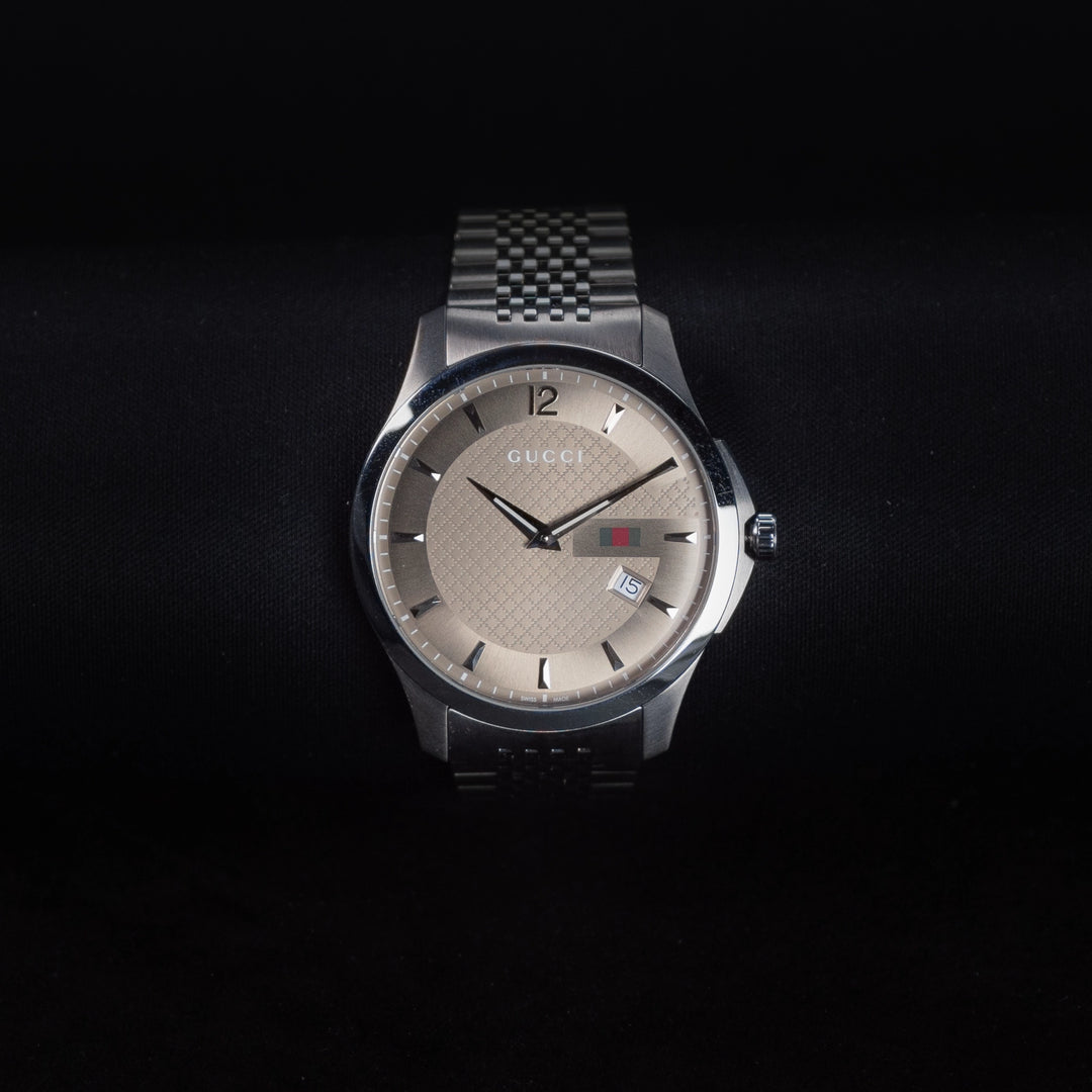 Luxury watch (YA126310): watch face zoomed out