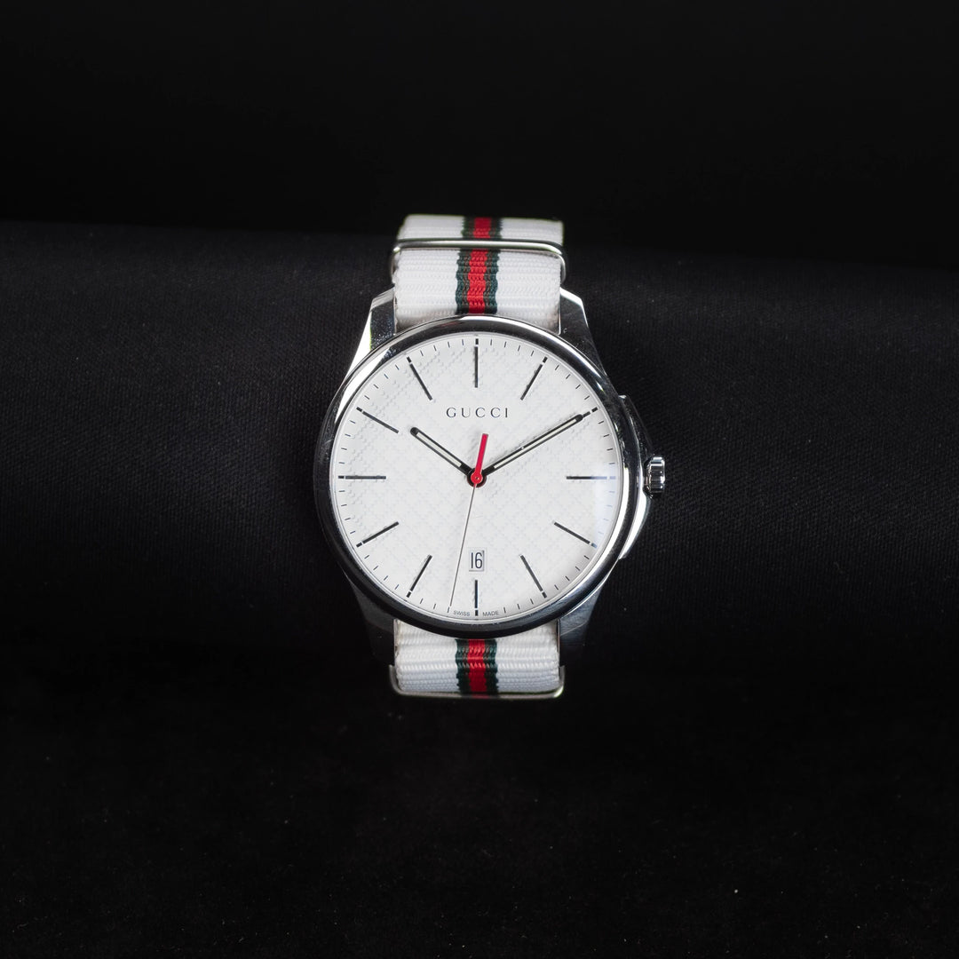Luxury watch (YA126322): watch face zoomed out