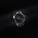 Kép betöltése a Galériamegjelenítőbe, Luxury watch (YA126413): watch face angled view left zoomed out
