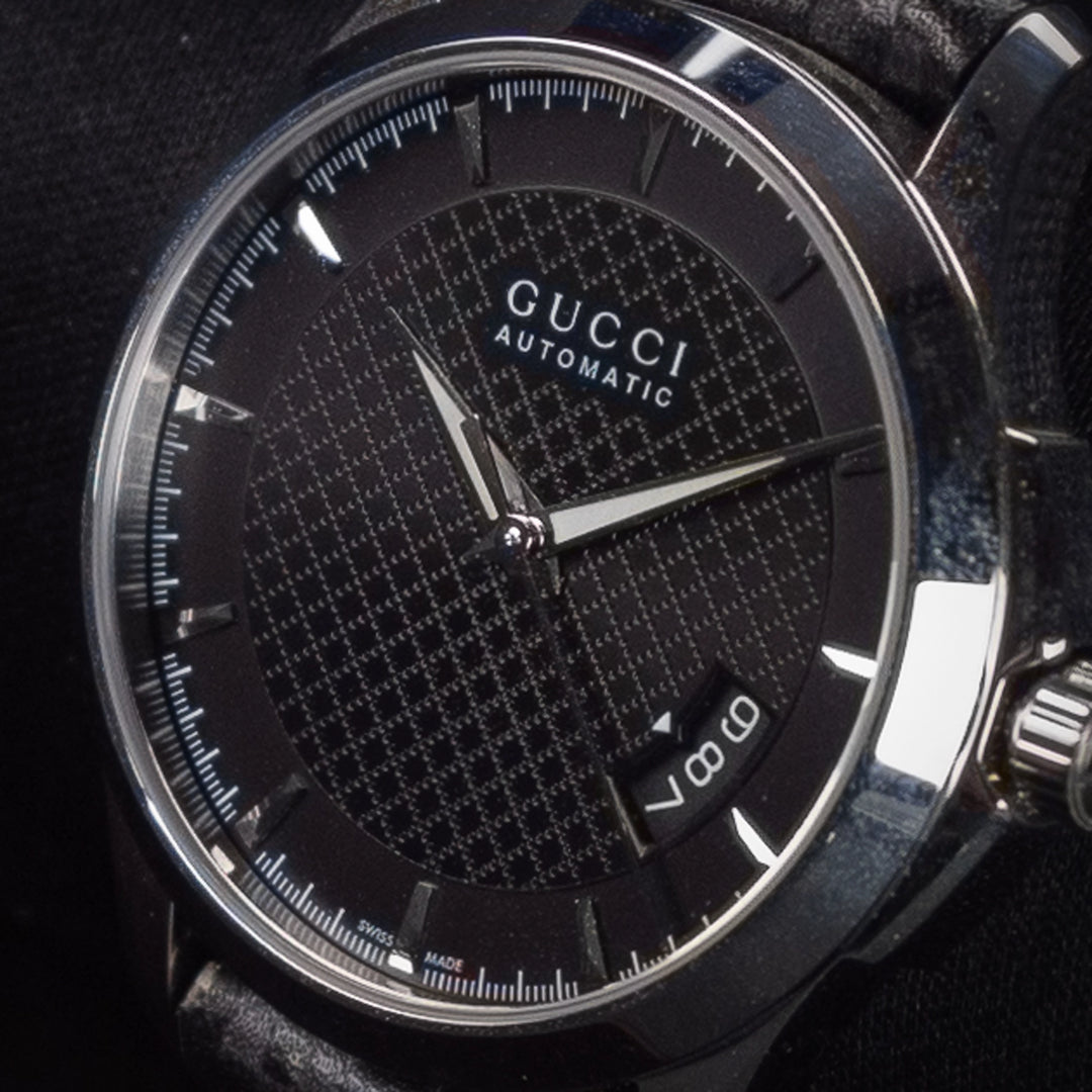Luxury watch (YA126413): watch face angled view right