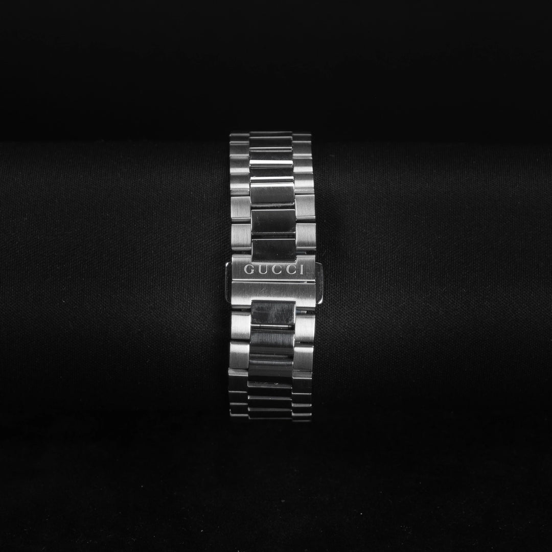 Luxury watch (YA126440): watch bracelet zoomed out