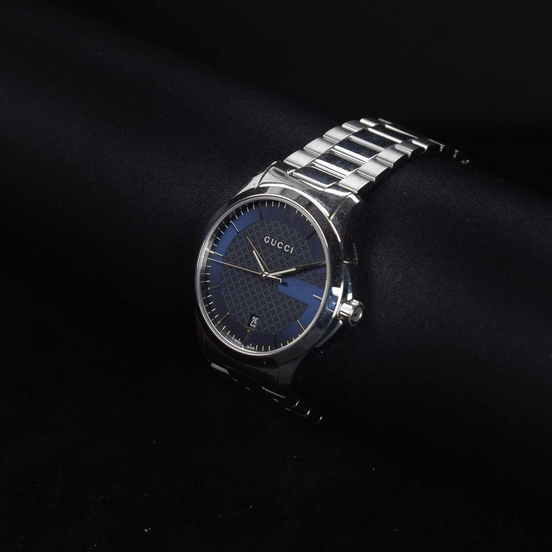 Luxury watch (YA126440): watch face angled view right zoomed out