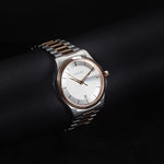 Kép betöltése a Galériamegjelenítőbe, Luxury watch (YA126473): watch face angled view left zoomed out
