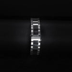 Kép betöltése a Galériamegjelenítőbe, Luxury watch (YA126522): watch bracelet zoomed out
