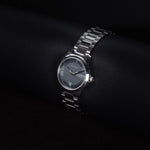 Kép betöltése a Galériamegjelenítőbe, Luxury watch (YA126522): watch face angled view right zoomed out
