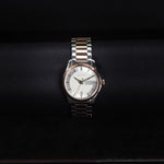 Kép betöltése a Galériamegjelenítőbe, Luxury watch (YA126528): watch face zoomed out
