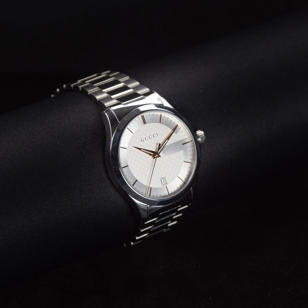 Luxury watch (YA126543): watch face angled view left zoomed out