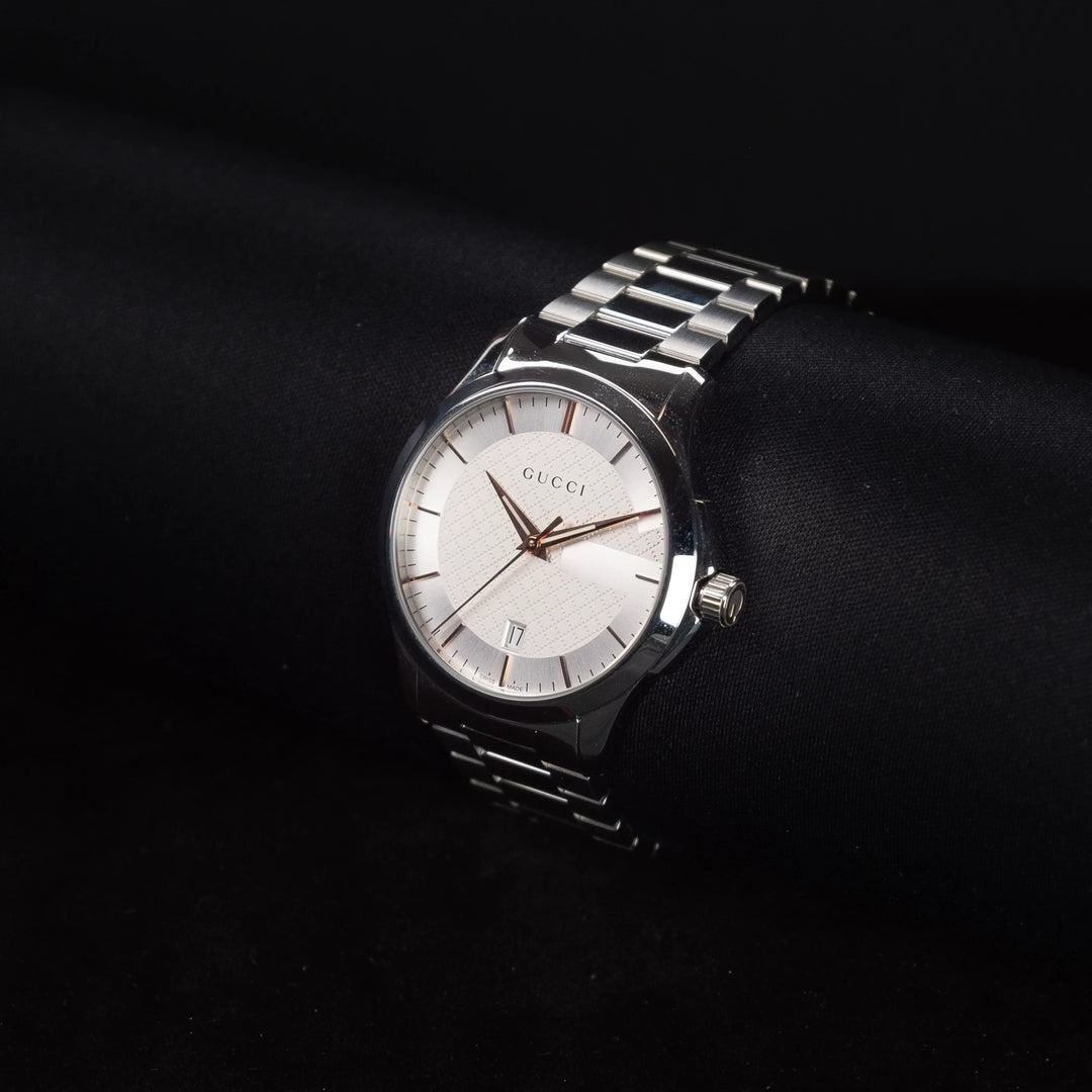 Luxury watch (YA126543): watch face angled view right zoomed out