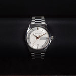 Kép betöltése a Galériamegjelenítőbe, Luxury watch (YA126543): watch face zoomed out
