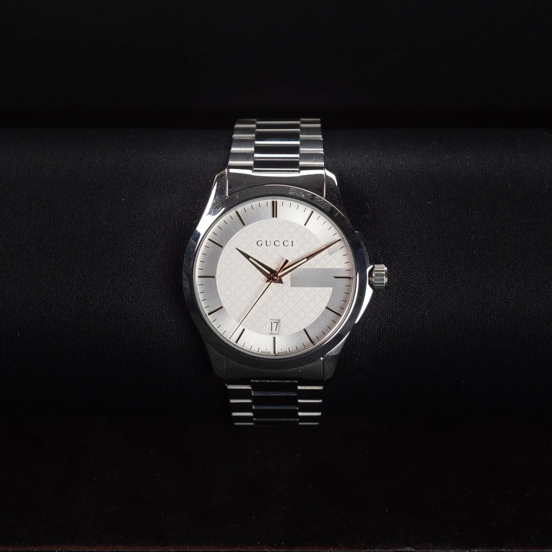 Luxury watch (YA126543): watch face zoomed out