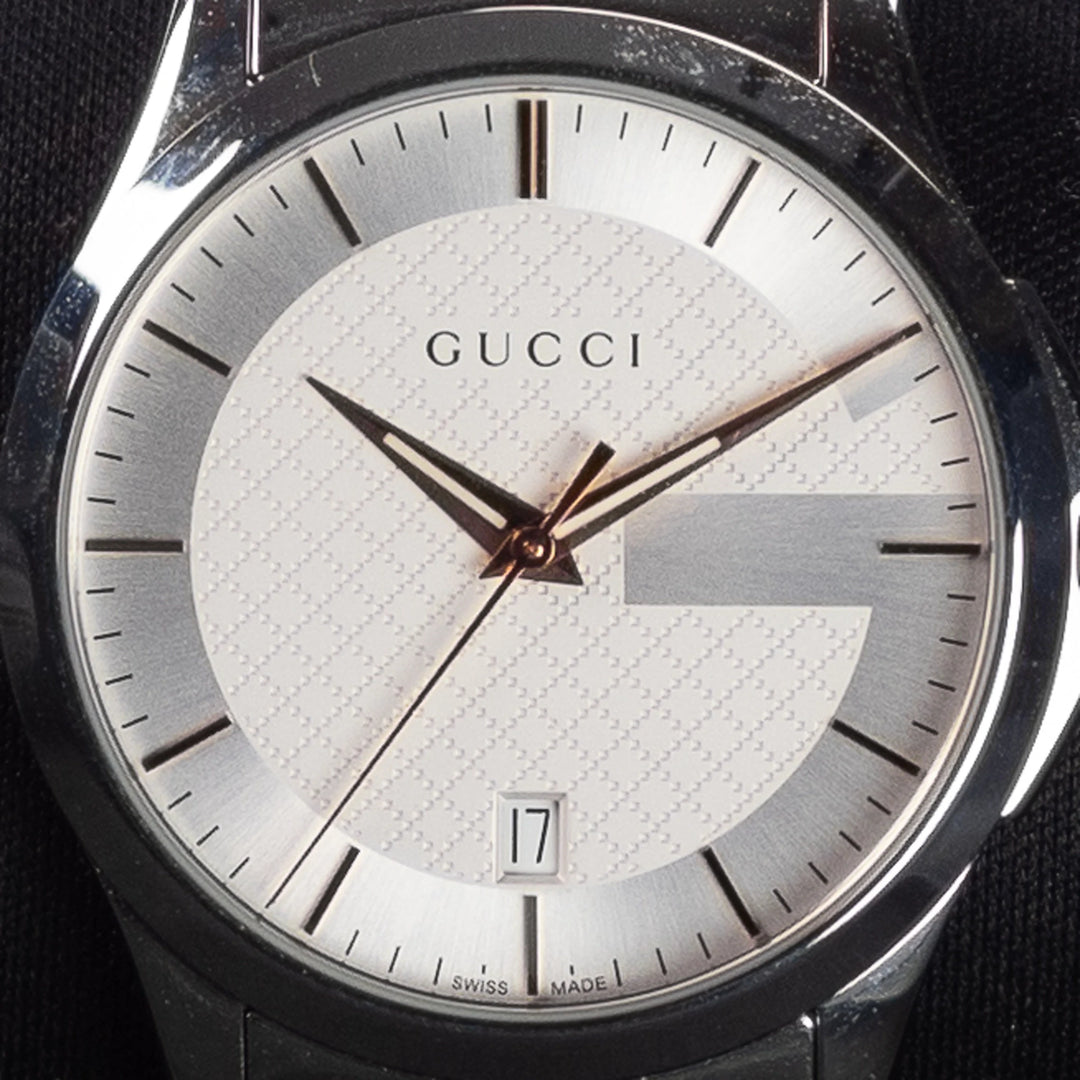 Luxury watch (YA126543): watch face