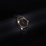 Kép betöltése a Galériamegjelenítőbe, Luxury watch (YA126581): watch face angled view left zoomed out
