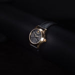 Kép betöltése a Galériamegjelenítőbe, Luxury watch (YA126581): watch face angled view right zoomed out
