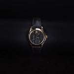 Kép betöltése a Galériamegjelenítőbe, Luxury watch (YA126581): watch face zoomed out
