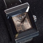 Kép betöltése a Galériamegjelenítőbe, Luxury watch (YA128510): watch face angled view left
