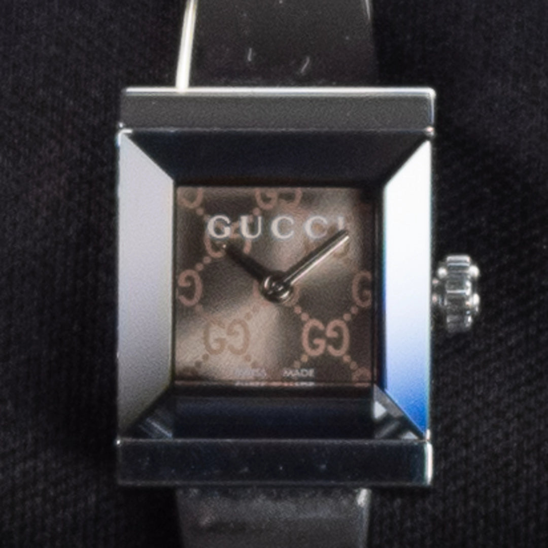 Luxury watch (YA128510): watch face