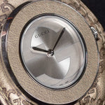 Kép betöltése a Galériamegjelenítőbe, Luxury watch (YA129425): watch face angled view left
