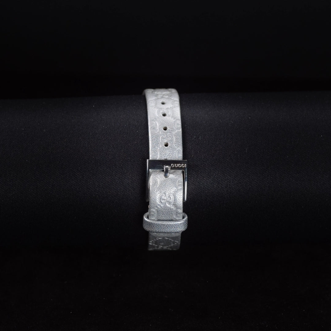 Luxury watch (YA129507): watch bracelet zoomed out