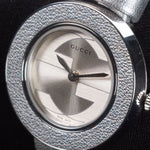 Kép betöltése a Galériamegjelenítőbe, Luxury watch (YA129507): watch face angled view right

