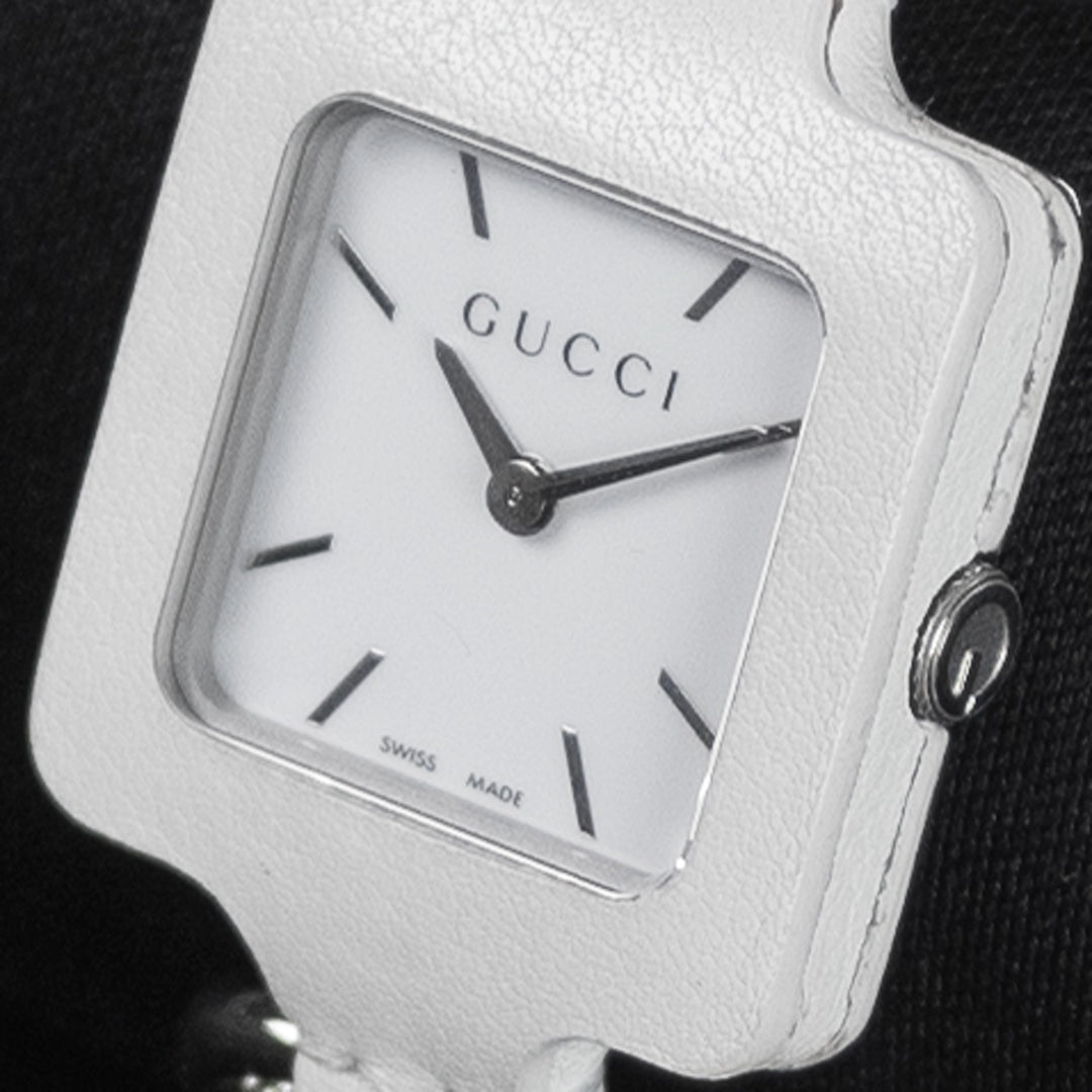 Luxury watch (YA130404): watch face angled view right