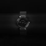 Kép betöltése a Galériamegjelenítőbe, Luxury watch (YA133502): watch face zoomed out
