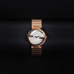 Kép betöltése a Galériamegjelenítőbe, Luxury watch (YA133515): watch face zoomed out

