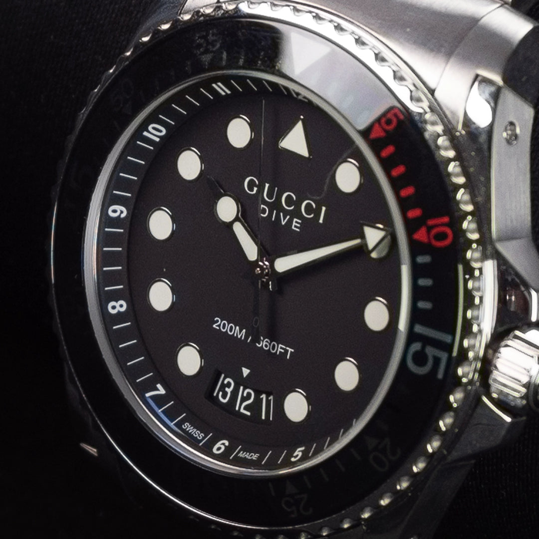 Luxury watch (YA136208): watch face angled view right