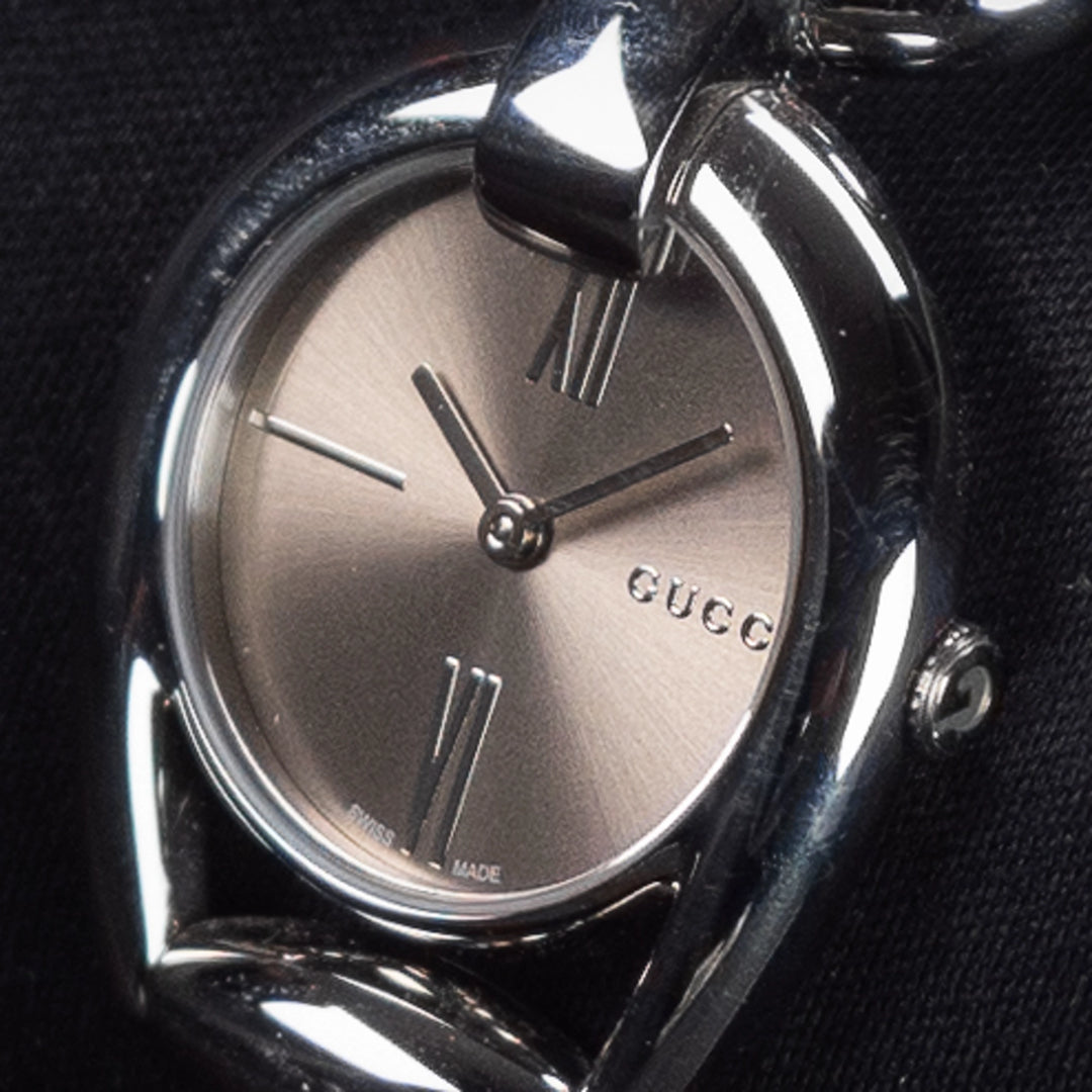 Luxury watch (YA139501): watch face angled view right
