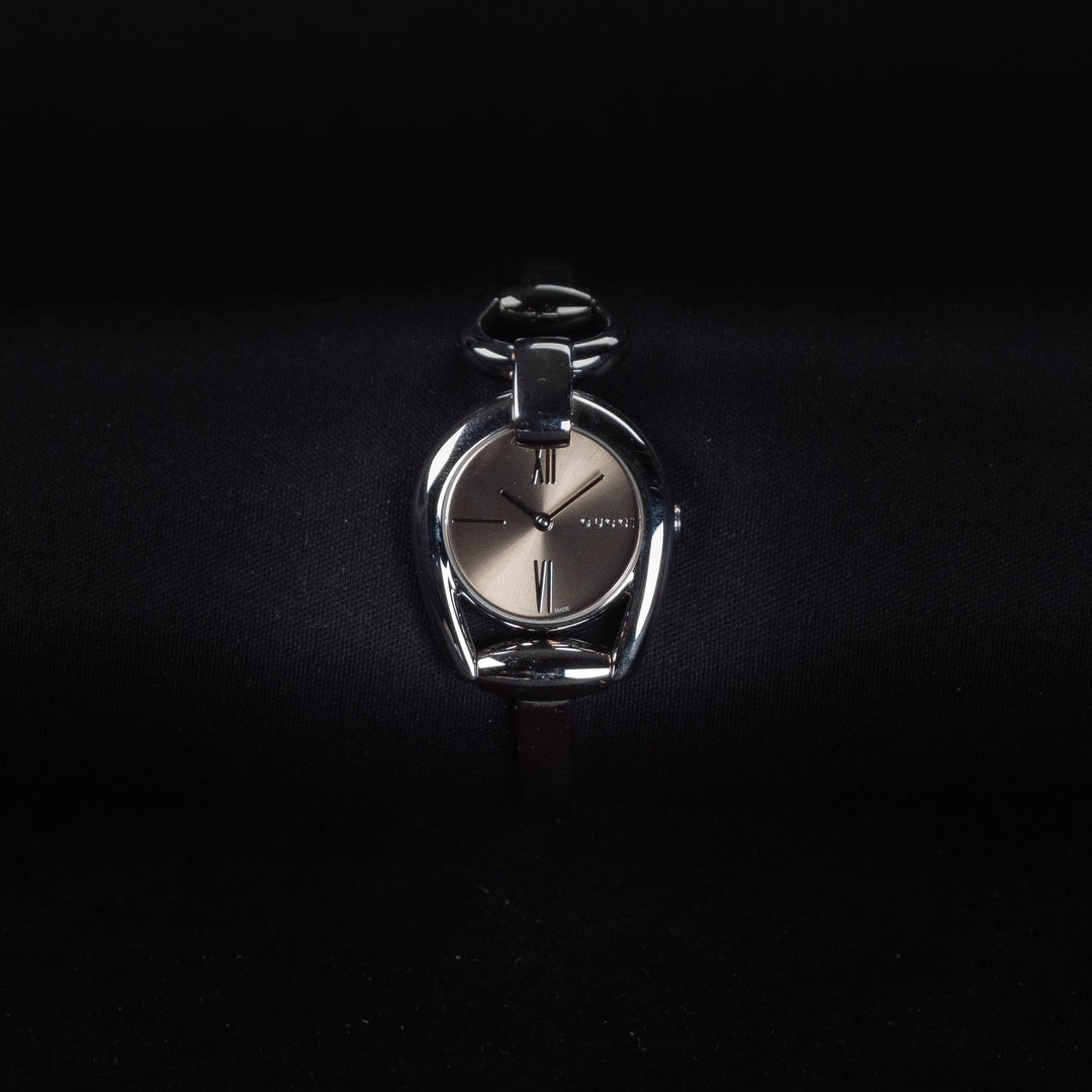 Luxury watch (YA139501): watch face zoomed out