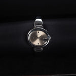 Kép betöltése a Galériamegjelenítőbe, Luxury watch (YA139507): watch face zoomed out
