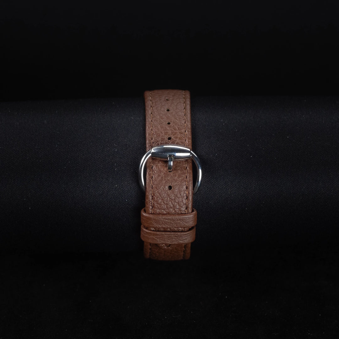 Luxury watch (YA140401): watch bracelet zoomed out