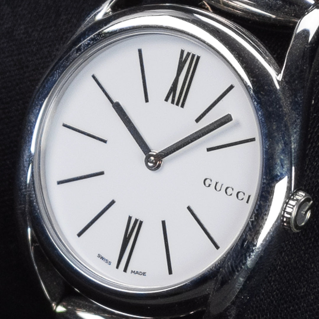 Luxury watch (YA140401): watch face angled view right
