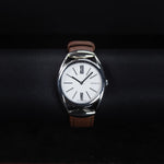 Kép betöltése a Galériamegjelenítőbe, Luxury watch (YA140401): watch face zoomed out
