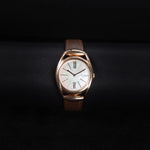 Kép betöltése a Galériamegjelenítőbe, Luxury watch (YA140507): watch face zoomed out
