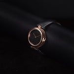 Kép betöltése a Galériamegjelenítőbe, Luxury watch (YA141401): watch face angled view right zoomed out
