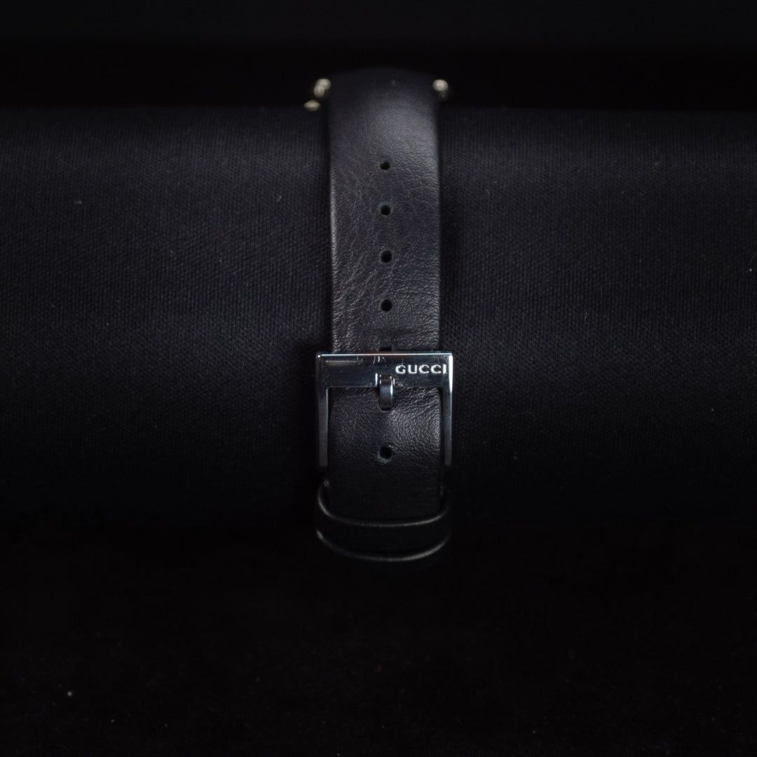 Luxury watch (YA141403): watch bracelet zoomed out