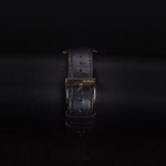 Kép betöltése a Galériamegjelenítőbe, Luxury watch (YA142310): watch bracelet zoomed out
