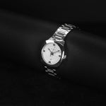 Kép betöltése a Galériamegjelenítőbe, Luxury watch (YA142502): watch face angled view right zoomed out
